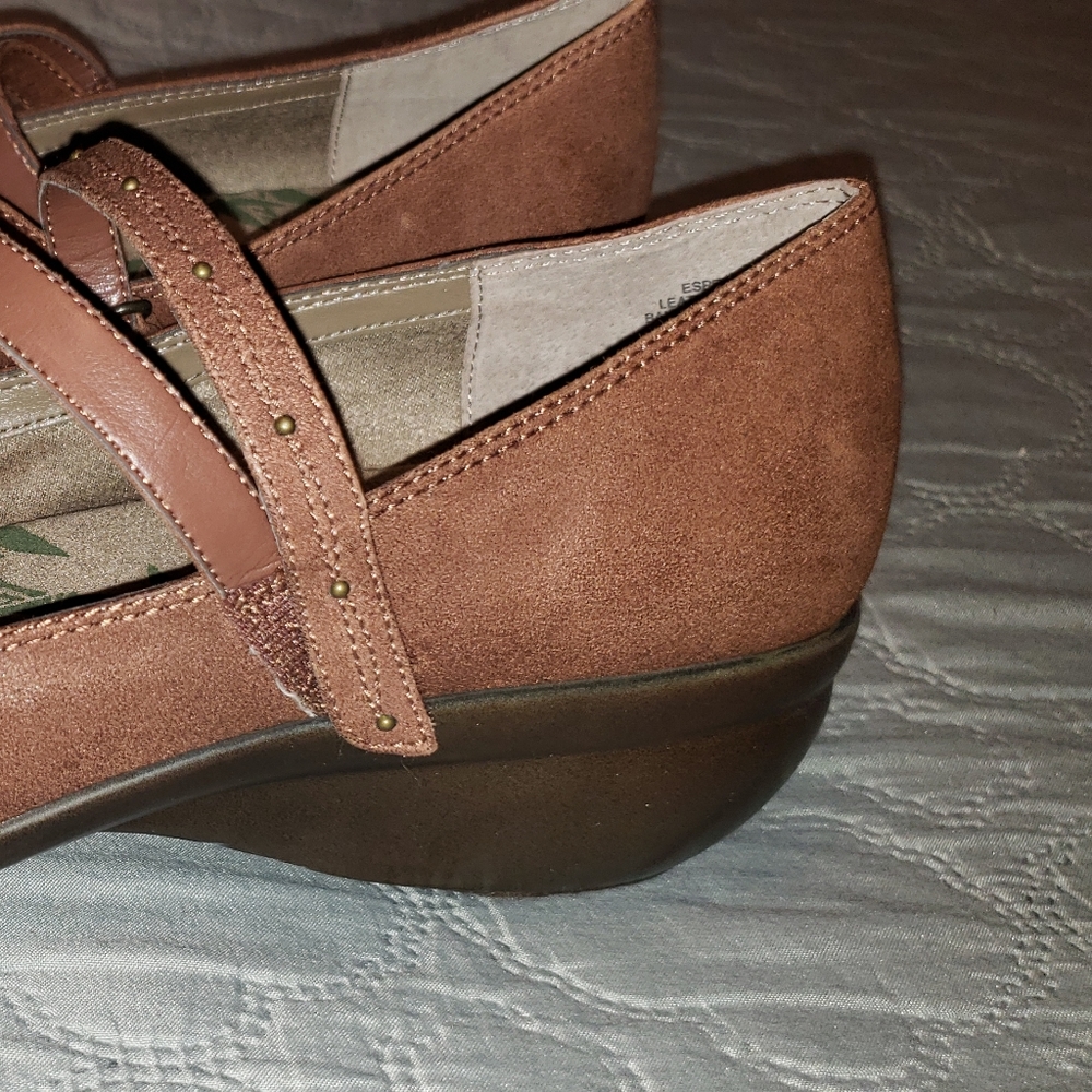 Easy Spirit Brown Leather/Nubuck Mary Jane - 12M - Picture 3 of 5